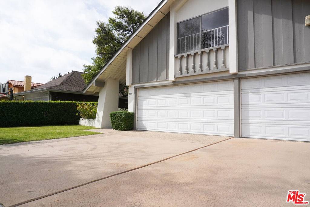 Valley Village, CA 91607,5541 Bellaire AVE