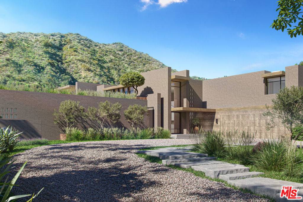 Los Angeles, CA 90068,7200 La Presa DR