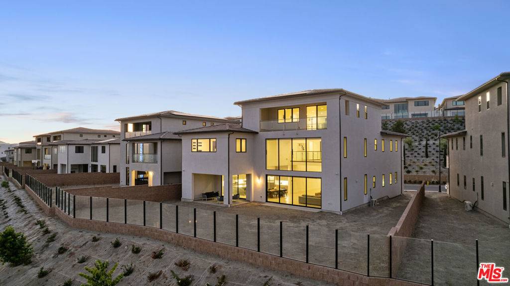 Porter Ranch, CA 91326,11782 N Hillsborough LN
