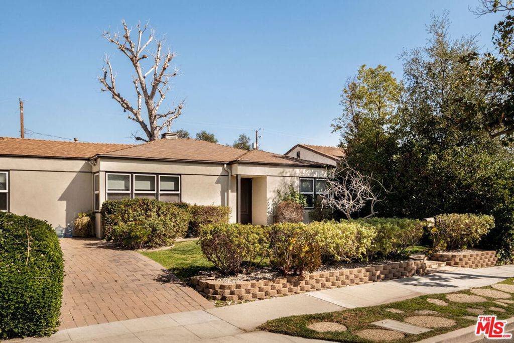 Burbank, CA 91506,110 S Brighton ST