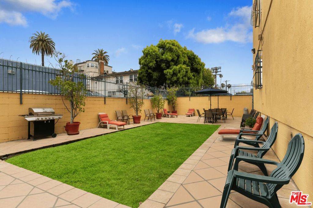 Los Angeles, CA 90007,947 W 30th ST