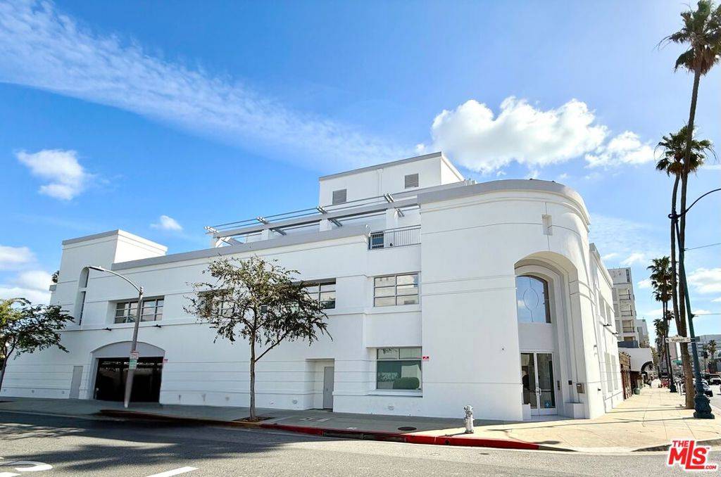 Beverly Hills, CA 90211,8693 Wilshire BLVD #200