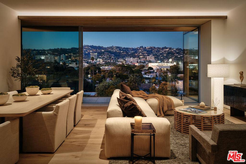 West Hollywood, CA 90048,8899 Beverly #5E