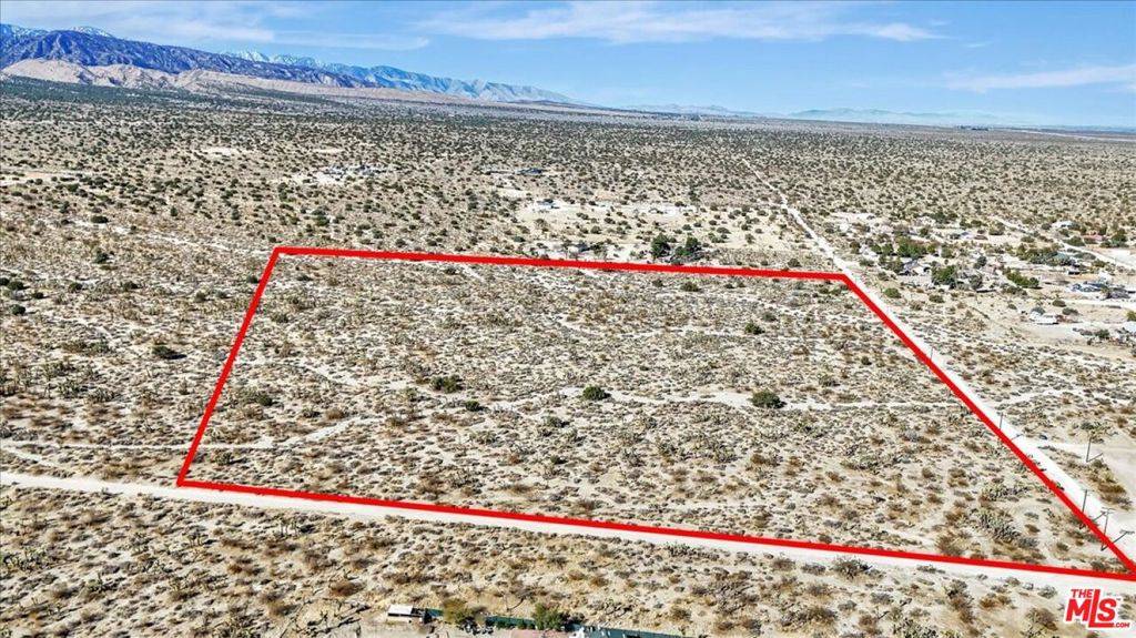 Pinon Hills, CA 92372,0 Vic