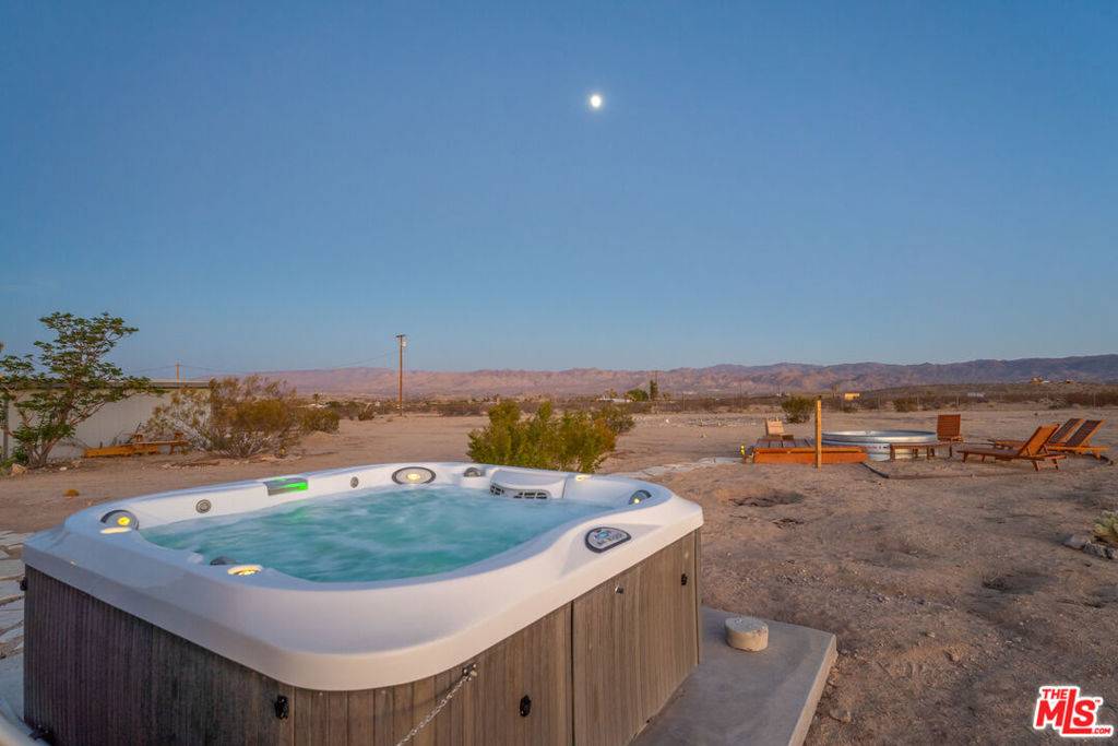 Joshua Tree, CA 92252,2724 Stonehill AVE