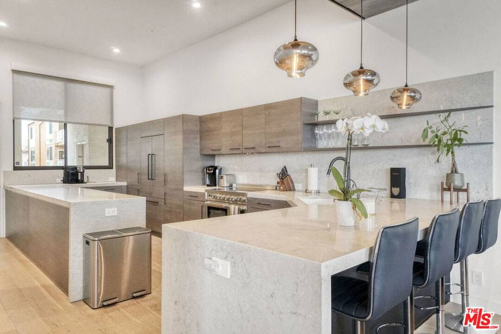 Playa Del Rey, CA 90293,6209 Pacific AVE #201