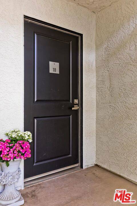 Calabasas, CA 91302,23677 Park Capri #18
