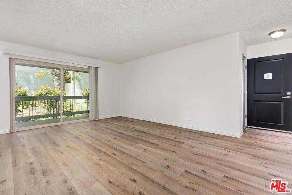 Calabasas, CA 91302,23677 Park Capri #18