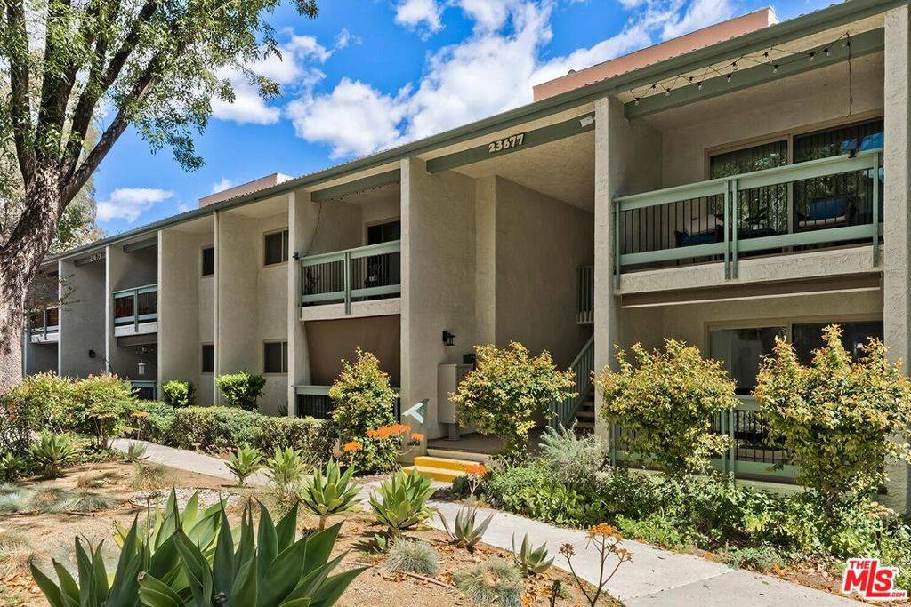 Calabasas, CA 91302,23677 Park Capri #18