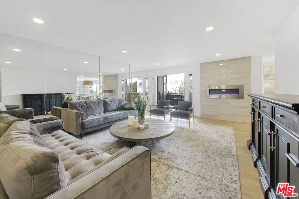 West Hollywood, CA 90069,1010 Hammond ST #107