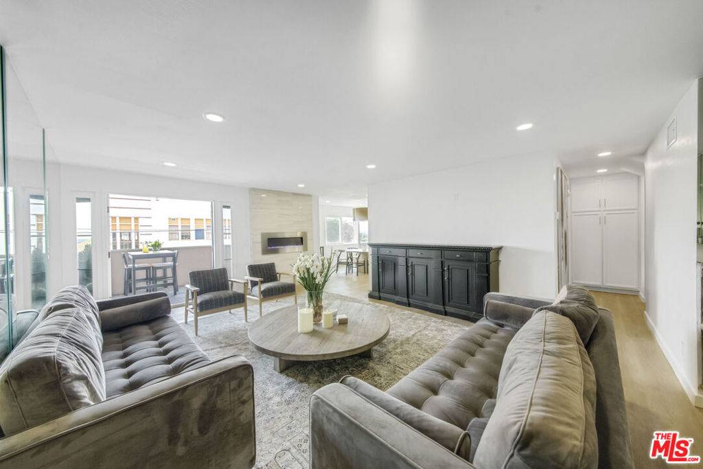 West Hollywood, CA 90069,1010 Hammond ST #107