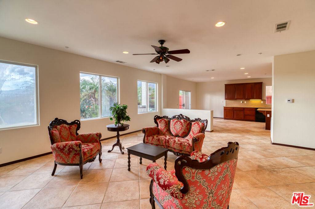 Sylmar, CA 91342,13103 Angeles Trail WAY