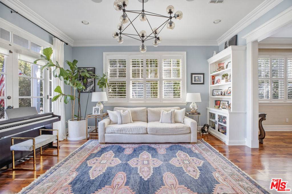 Pacific Palisades, CA 90272,765 ALMAR AVE