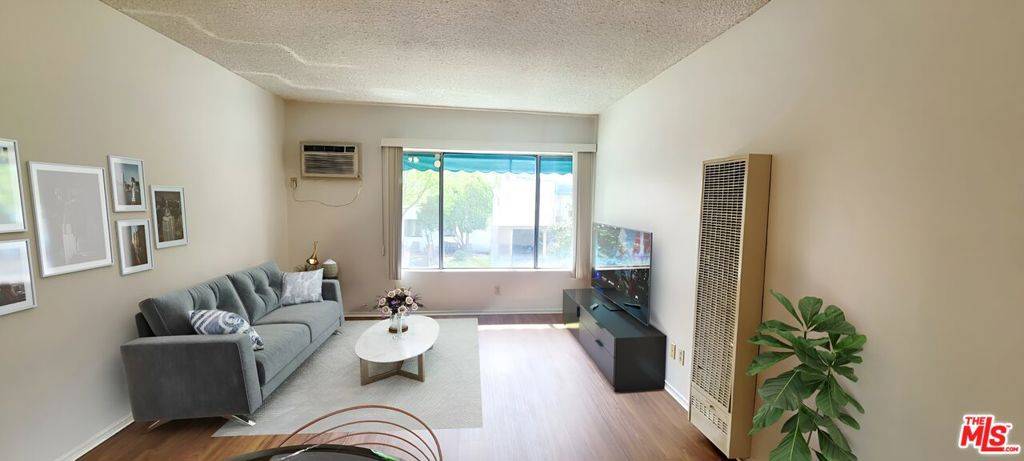 North Hollywood, CA 91601,10803 Otsego ST