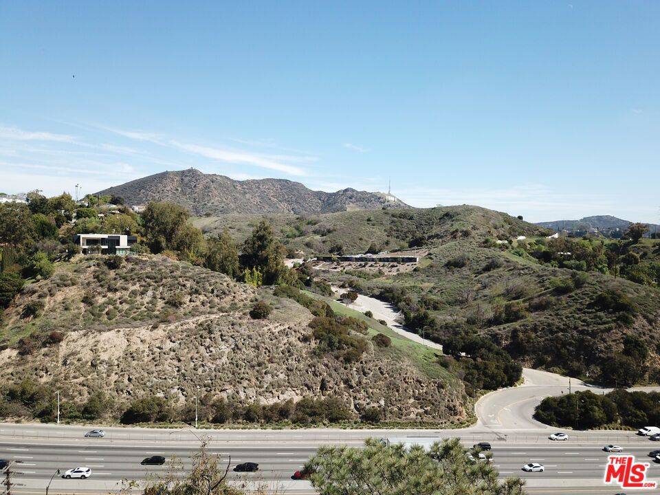 Los Angeles, CA 90068,2925 N Park Center DR