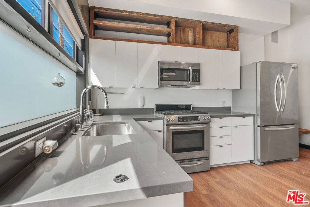 Venice, CA 90291,815 Hampton DR #4