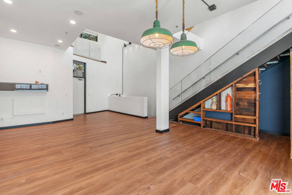 Venice, CA 90291,815 Hampton DR #4