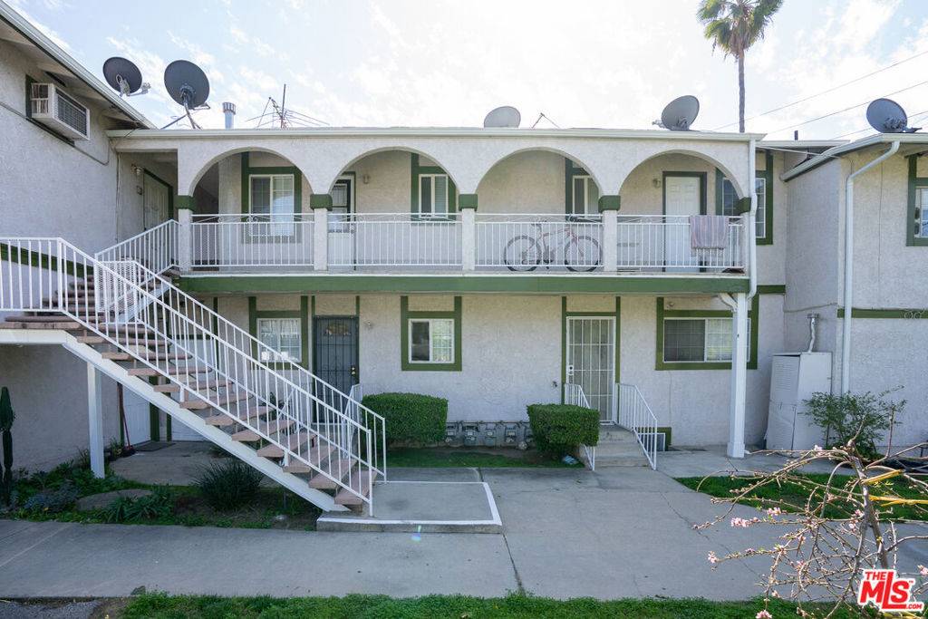 Monrovia, CA 91016,826 S Mayflower AVE