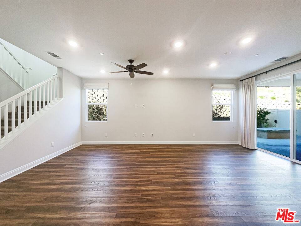 Santa Clarita, CA 91350,20543 Martingale PL