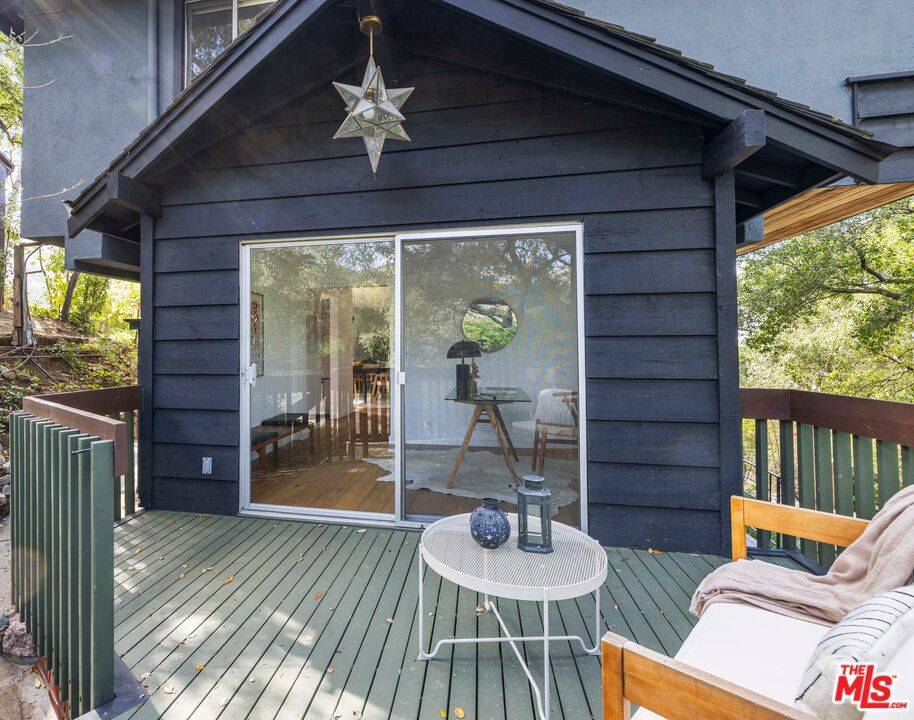 Glendale, CA 91208,1845 Verdugo Knolls DR