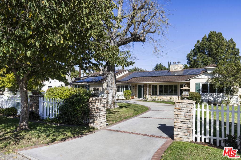 Van Nuys, CA 91406,6474 Langdon AVE