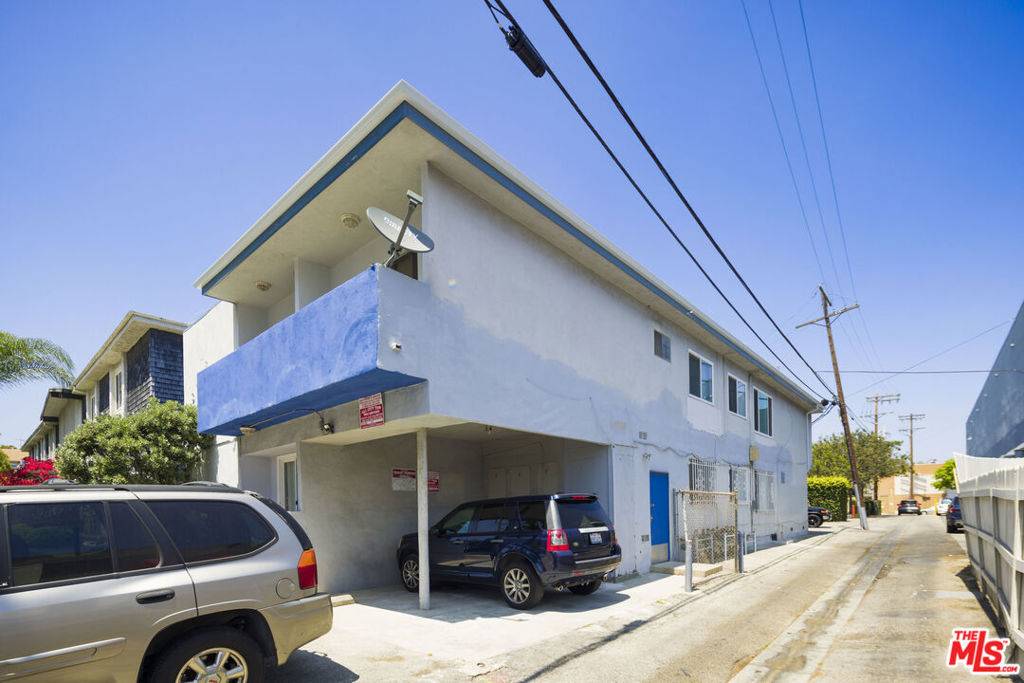Los Angeles, CA 90034,3766 S Canfield AVE
