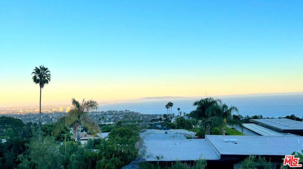 Pacific Palisades, CA 90272,1103 Lachman LN