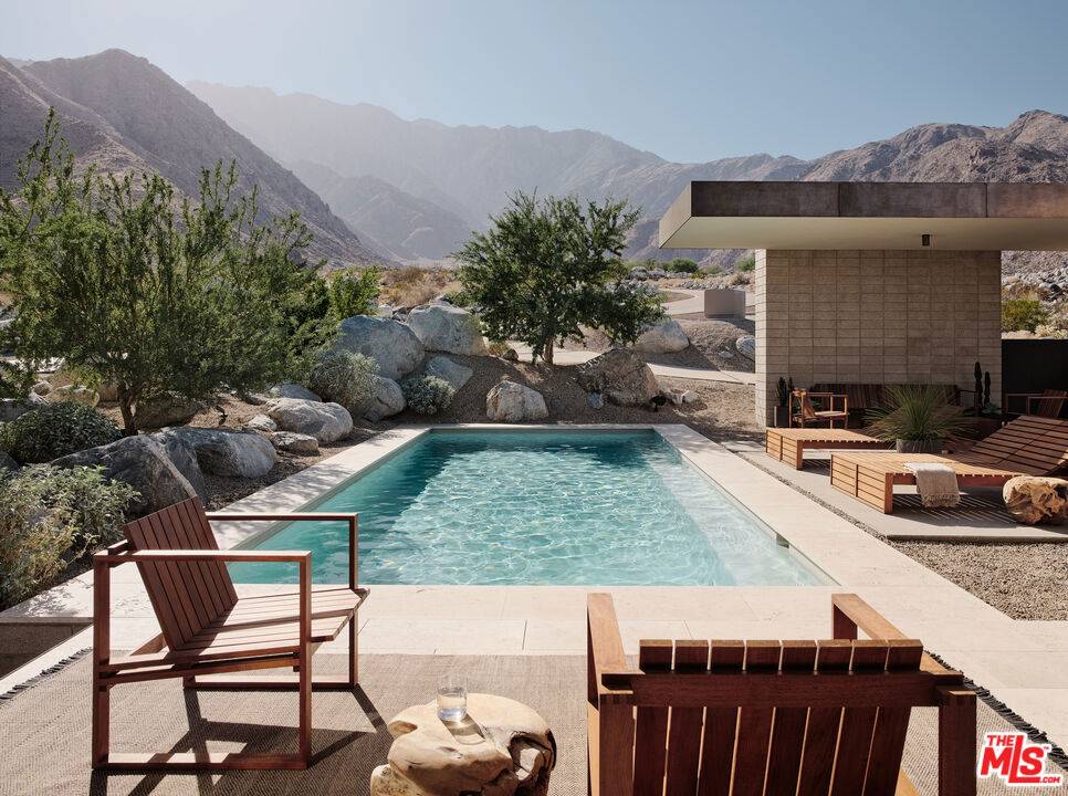 Palm Springs, CA 92262,2212 WINTER SUN DR