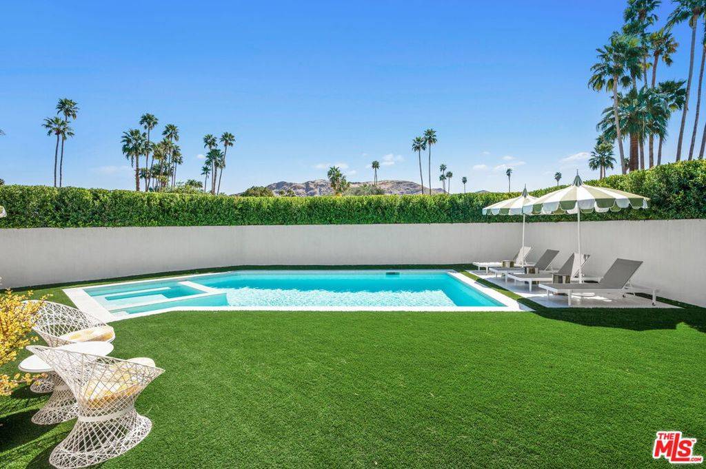 Palm Springs, CA 92264,994 E Balboa CIR