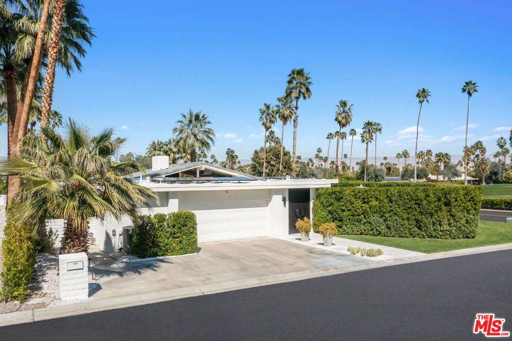 Palm Springs, CA 92264,994 E Balboa CIR