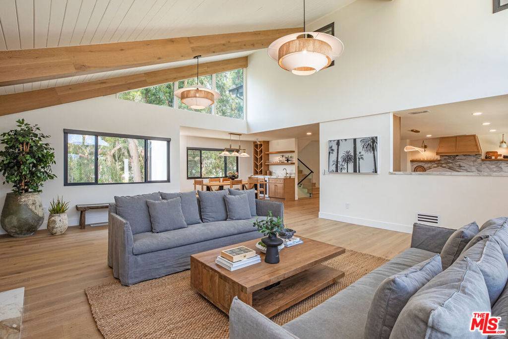Malibu, CA 90265,3525 Coast View DR