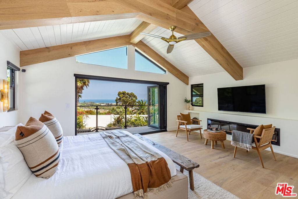 Malibu, CA 90265,3525 Coast View DR