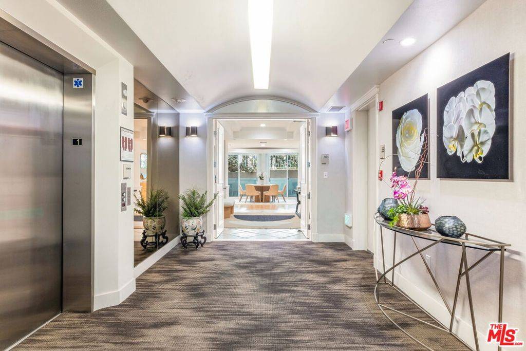 Santa Monica, CA 90403,951 Ocean AVE #101