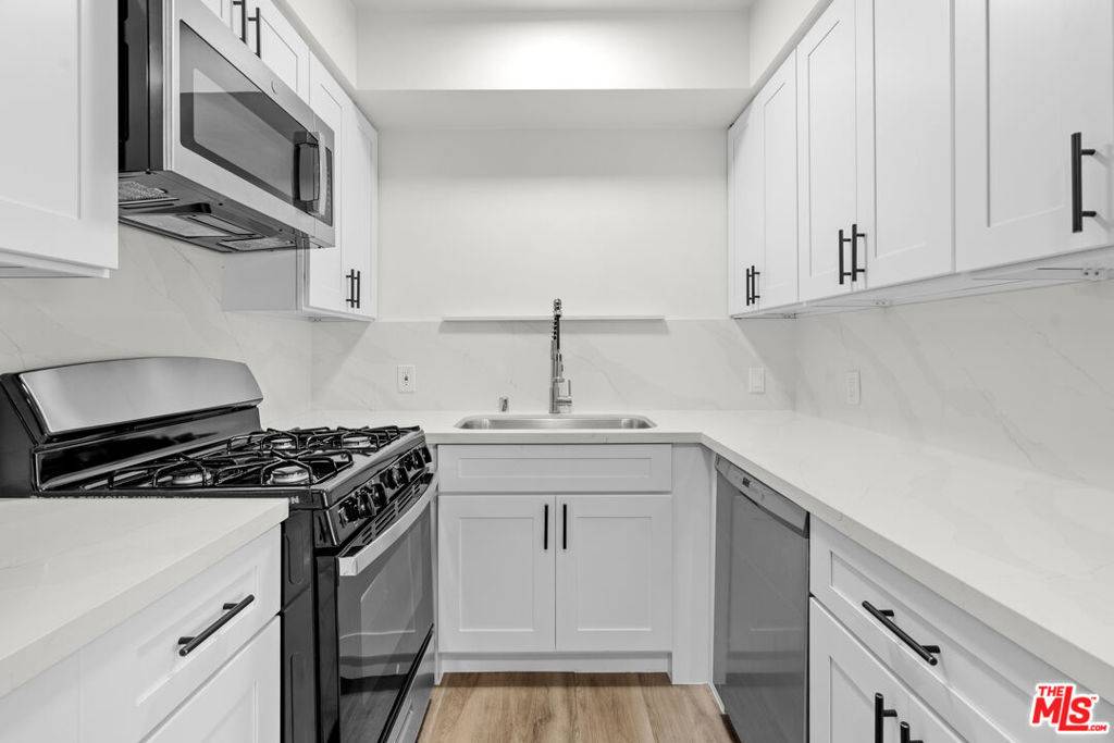 Playa Del Rey, CA 90293,7825 W Manchester AVE #6