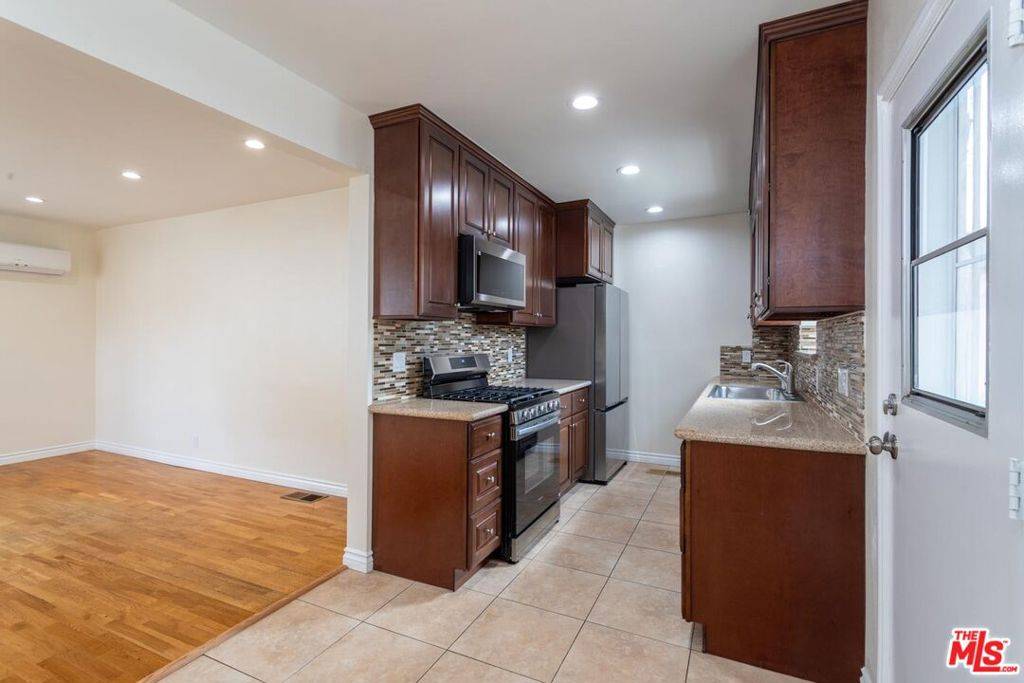 Glendale, CA 91204,200 W Palmer AVE #B