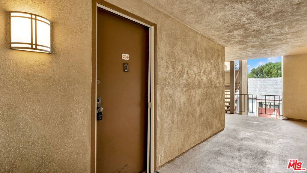 Culver City, CA 90230,6435 Green Valley CIR #208