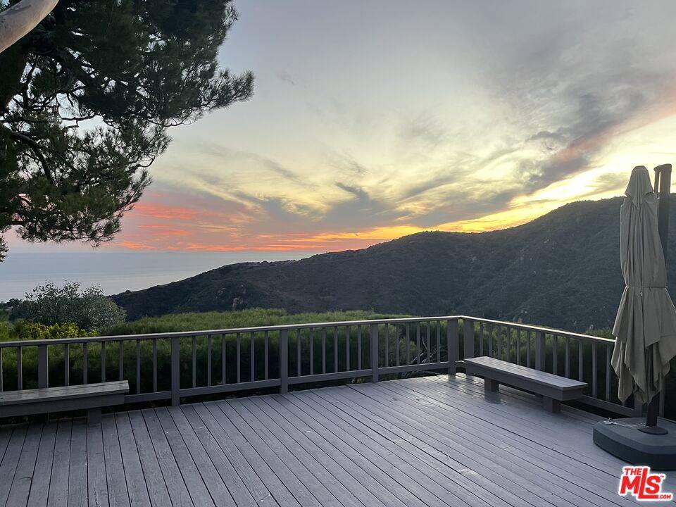 Pacific Palisades, CA 90272,16808 Charmel LN