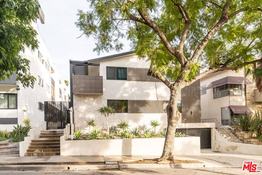 West Hollywood, CA 90069,1262 N Sweetzer AVE #105