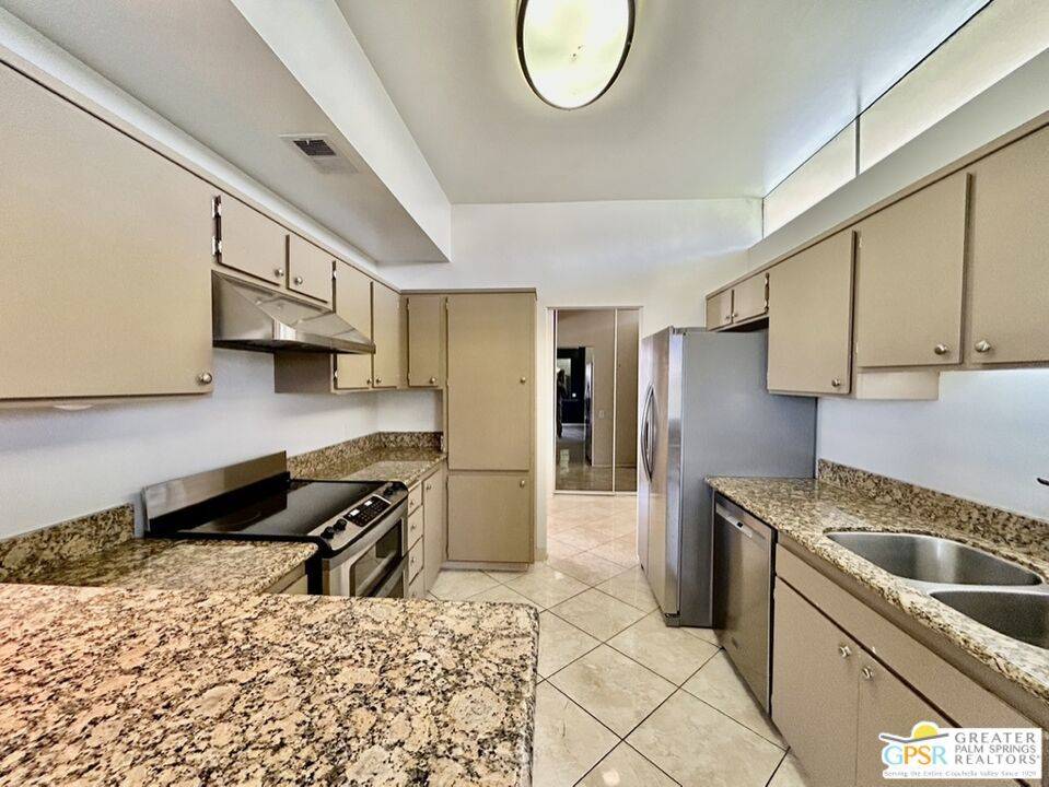 Palm Springs, CA 92264,138 Eastlake DR