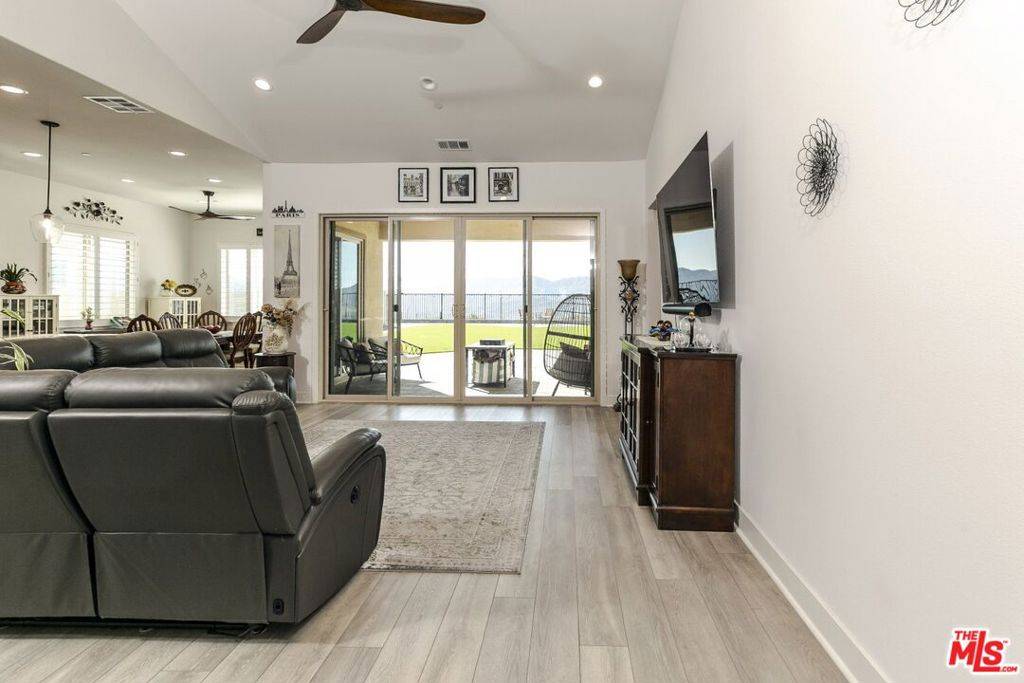 Santa Clarita, CA 91350,17908 Trek CT