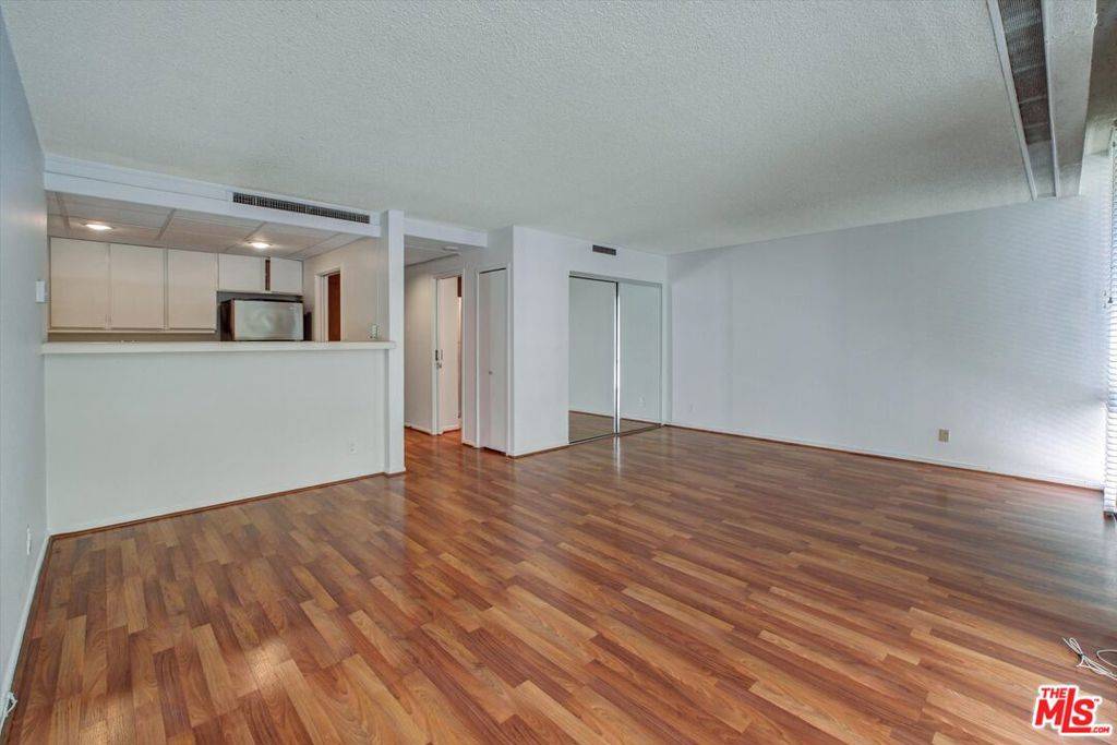 Los Angeles, CA 90067,2160 Century Park East #103