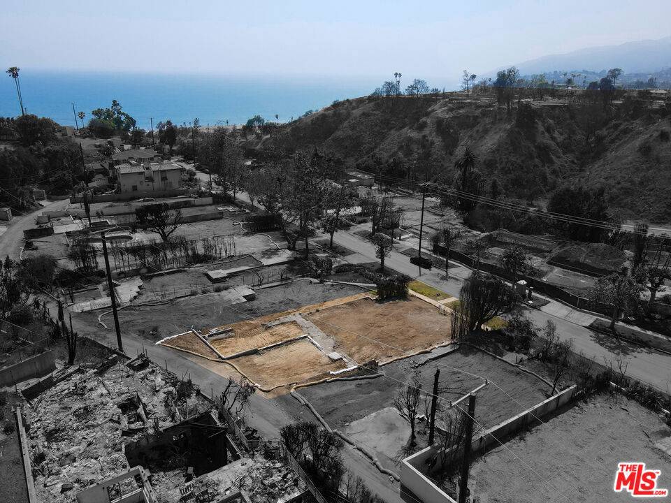 Pacific Palisades, CA 90272,582 Radcliffe AVE