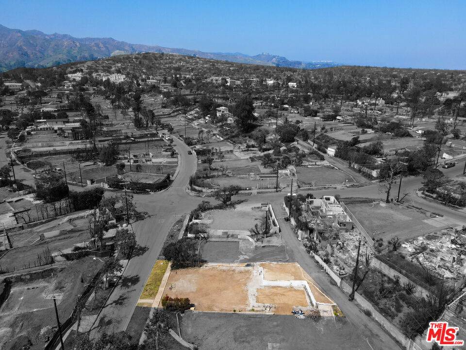 Pacific Palisades, CA 90272,582 Radcliffe AVE