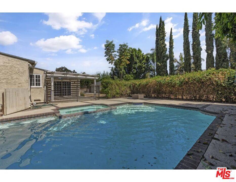 Sherman Oaks, CA 91401,5504 Tyrone AVE