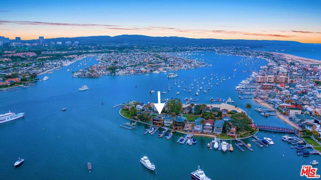 Newport Beach, CA 92661,13 Bay Island