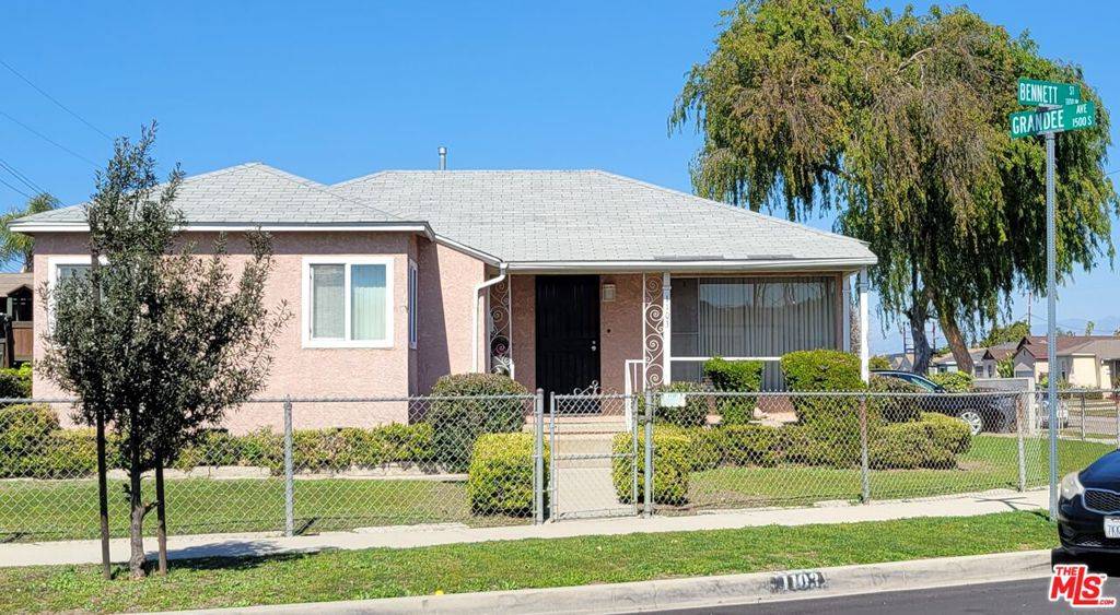 Compton, CA 90220,1103 W Bennett ST