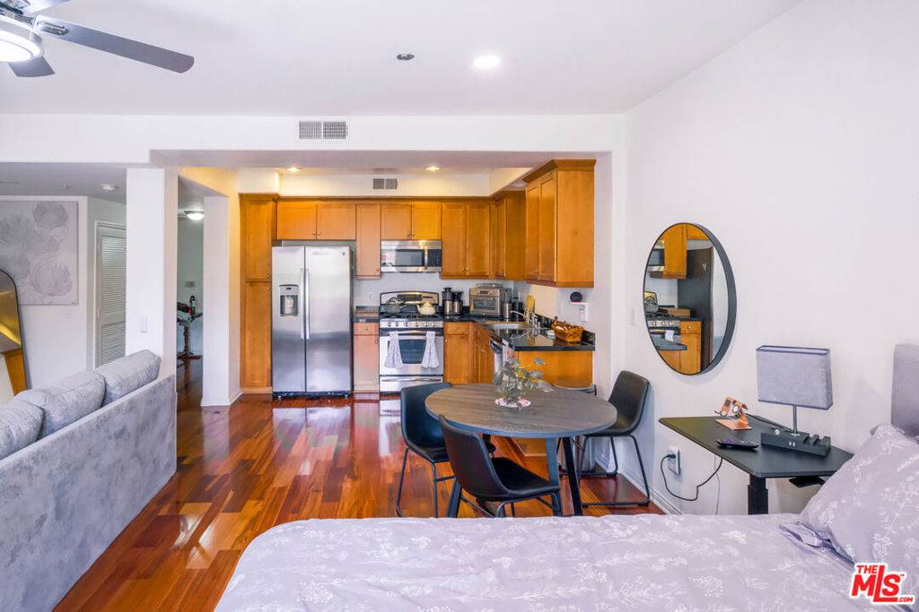 Los Angeles, CA 90031,360 W Avenue 26 #111