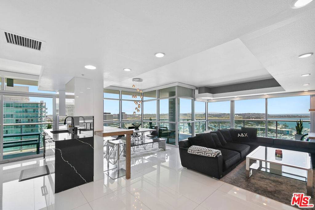 Marina Del Rey, CA 90292,13700 Marina Pointe DR #1701
