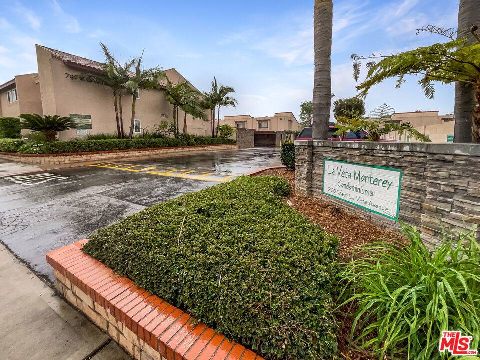 Orange, CA 92868,700 W La Veta AVE #H7