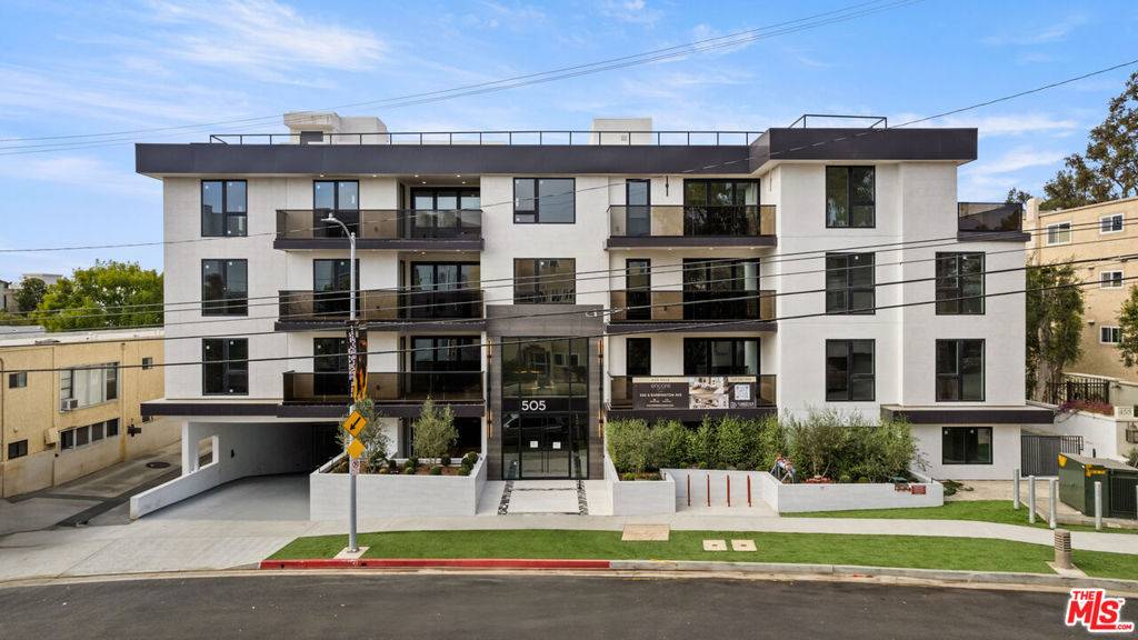 Los Angeles, CA 90049,505 Barrington #106